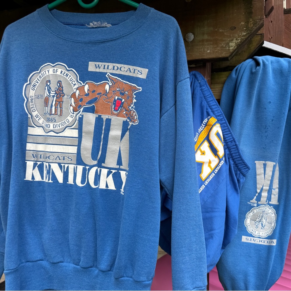 Vintage University of Kentucky Wildcats Blue Sweatshirt / pants / and Shorts